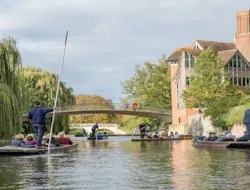 Cambridge University Punting Tour Led By University Students